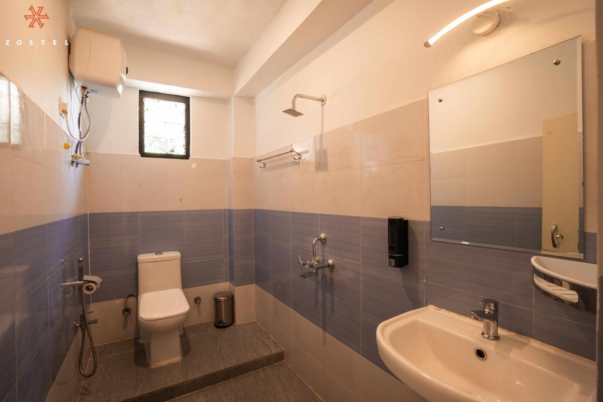 Zostel Rinchenpong Hostel Buitenkant foto