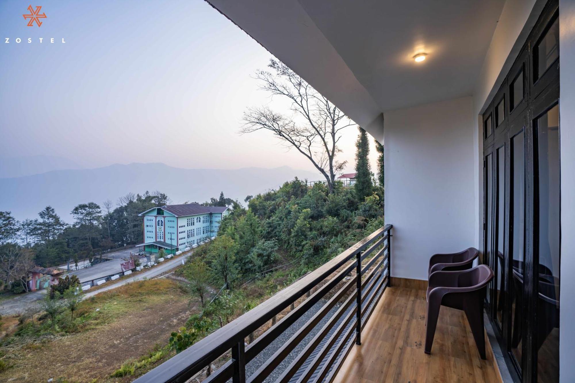 Zostel Rinchenpong Hostel Buitenkant foto