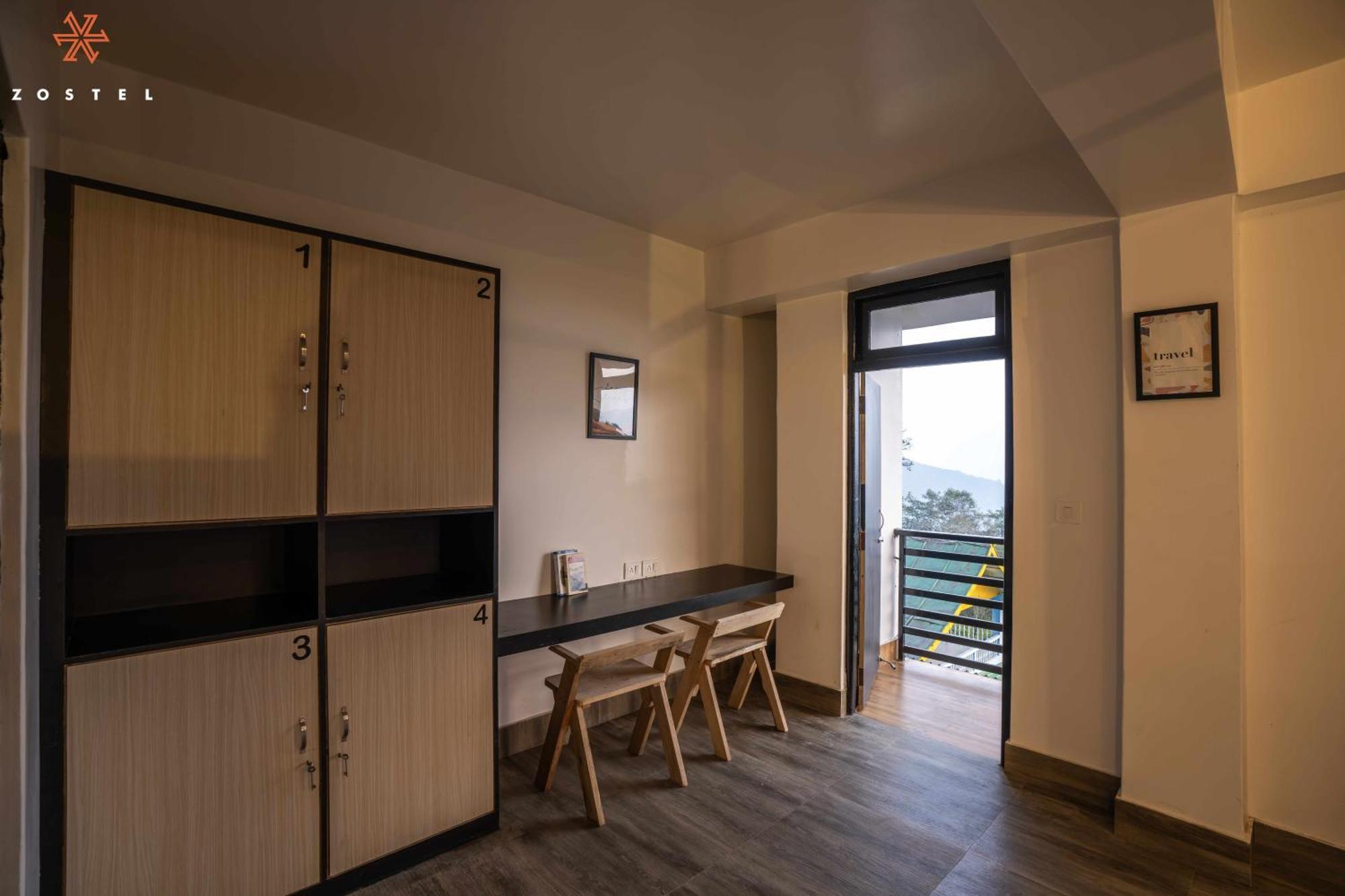 Zostel Rinchenpong Hostel Buitenkant foto