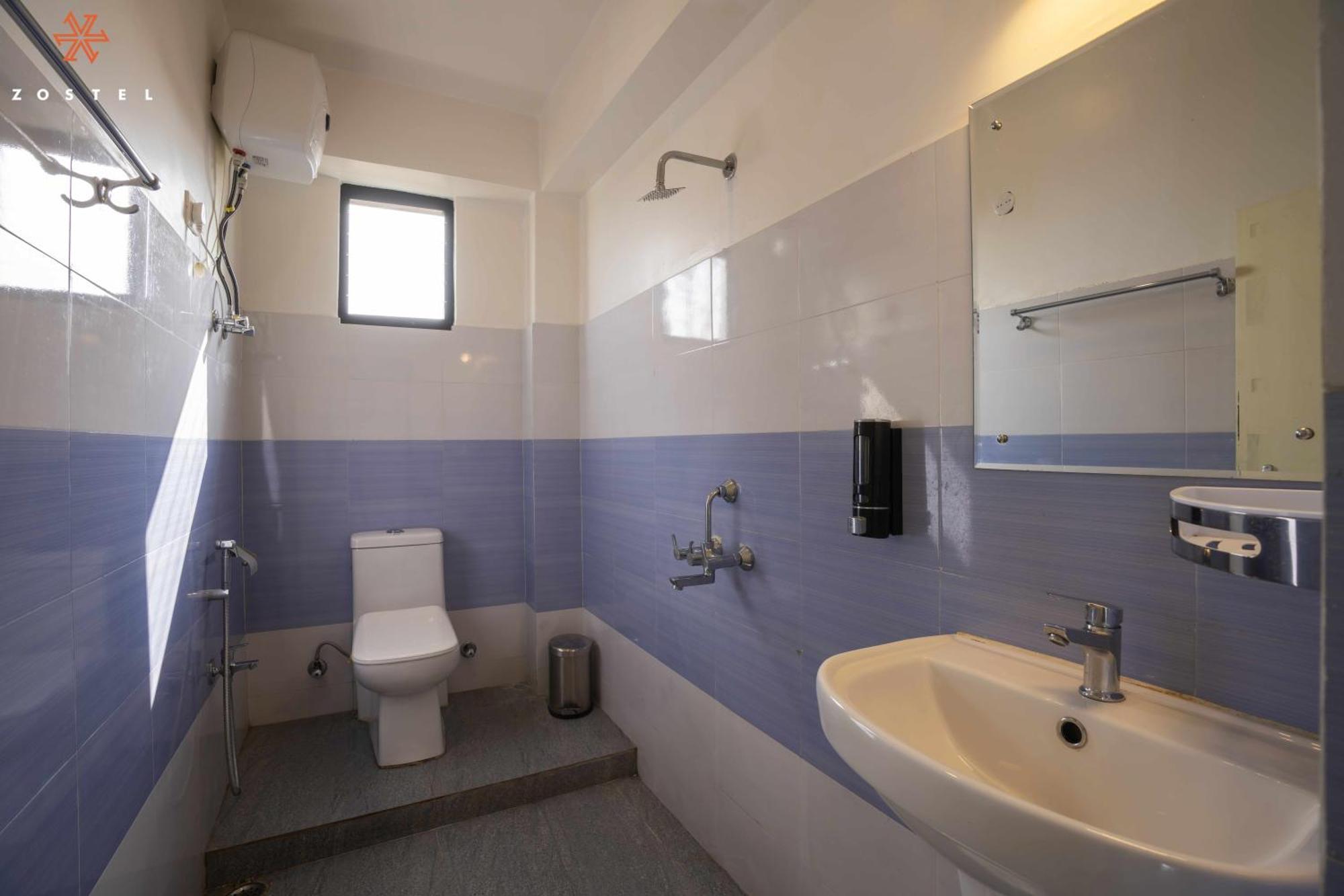 Zostel Rinchenpong Hostel Buitenkant foto