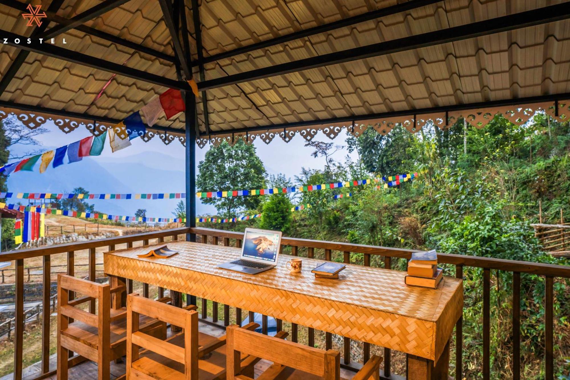 Zostel Rinchenpong Hostel Buitenkant foto