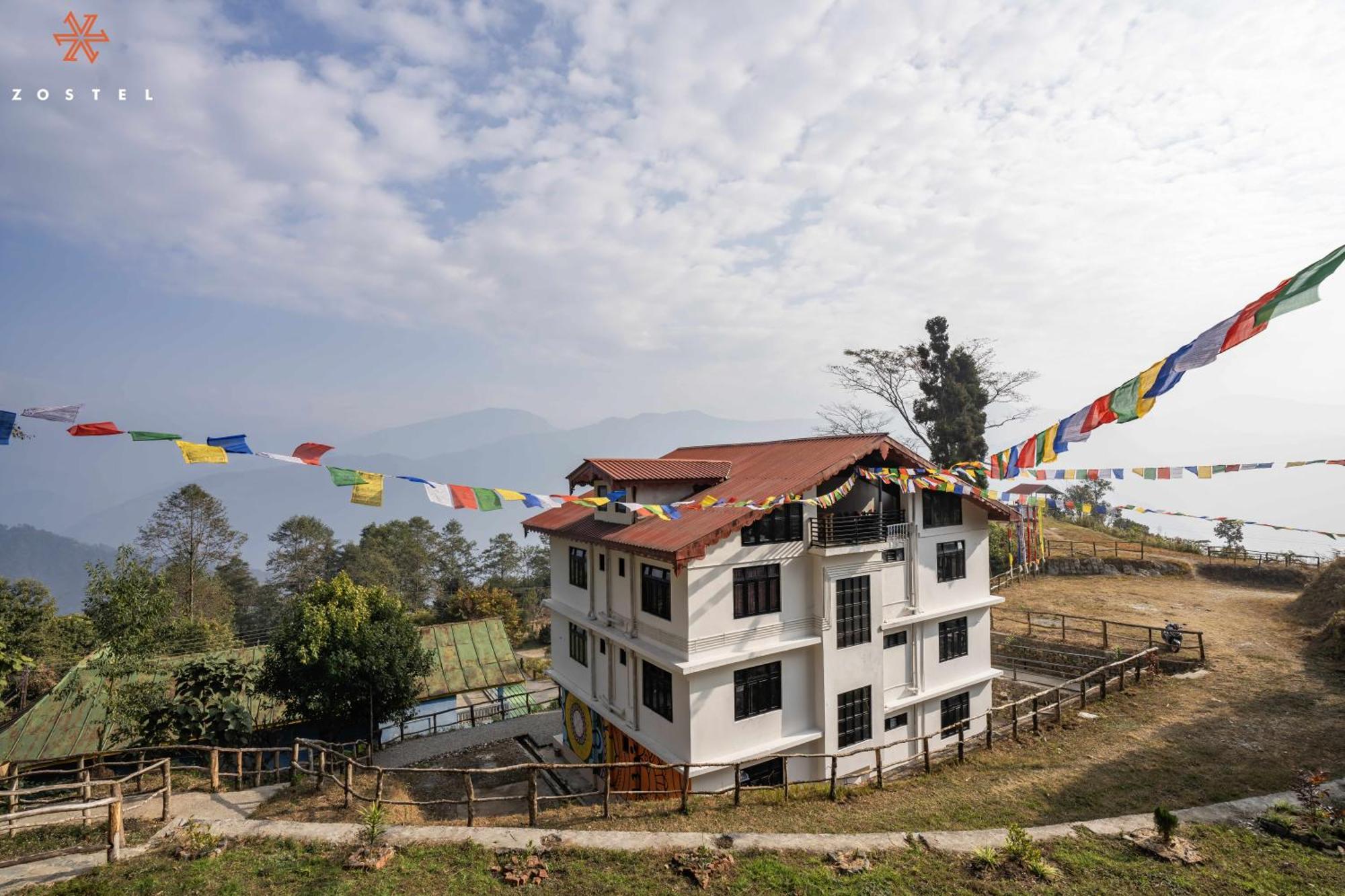 Zostel Rinchenpong Hostel Buitenkant foto