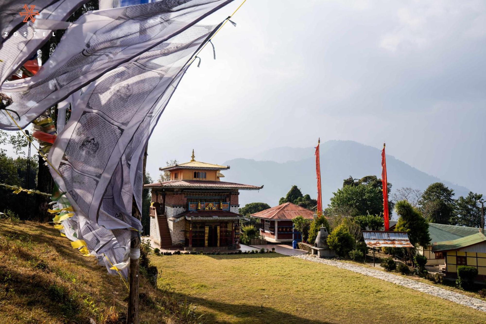 Zostel Rinchenpong Hostel Buitenkant foto