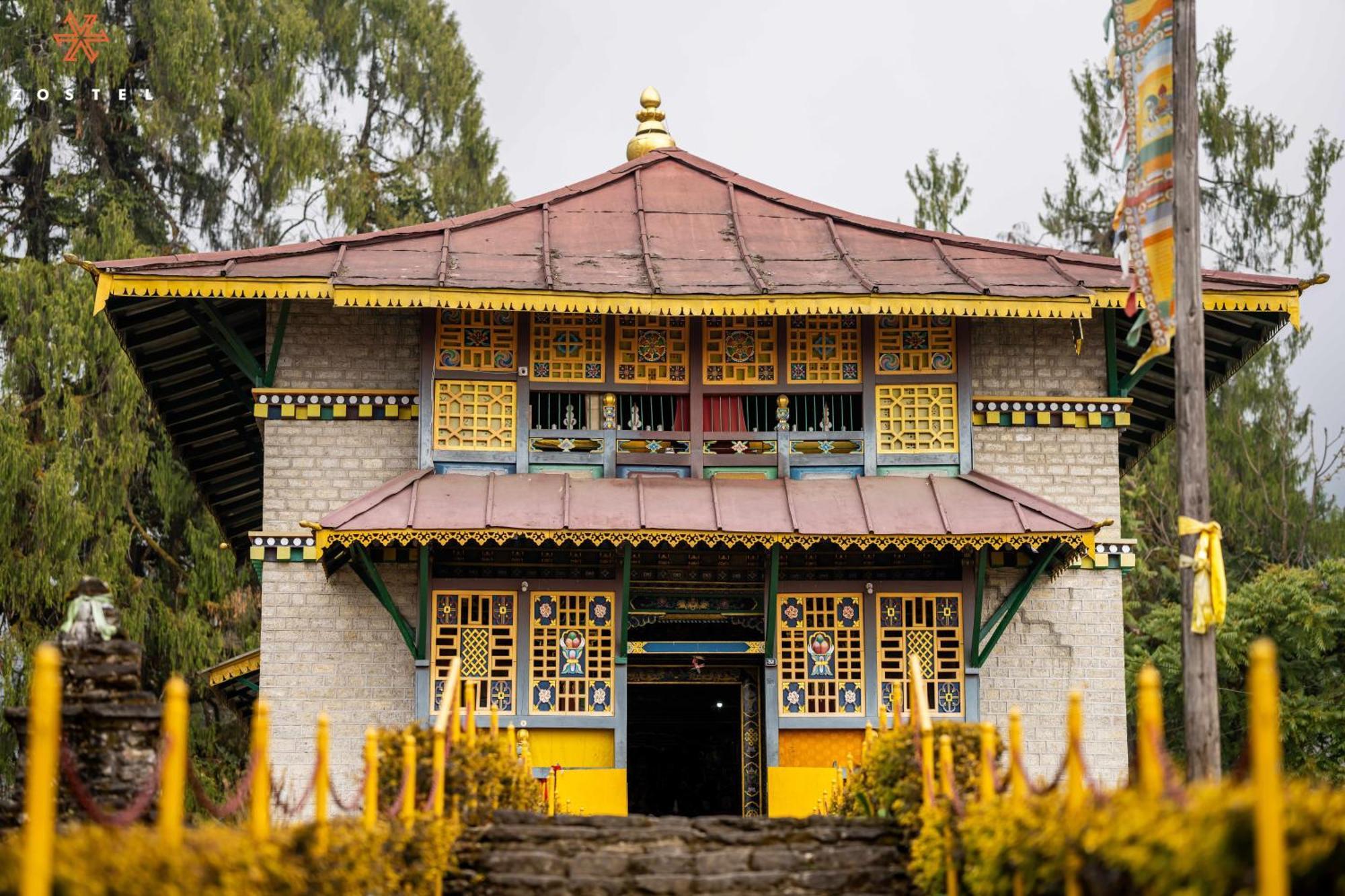 Zostel Rinchenpong Hostel Buitenkant foto