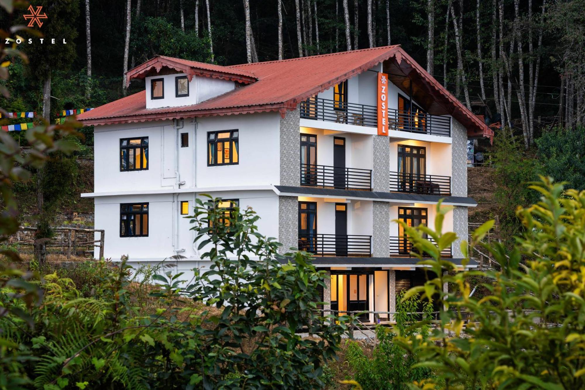 Zostel Rinchenpong Hostel Buitenkant foto