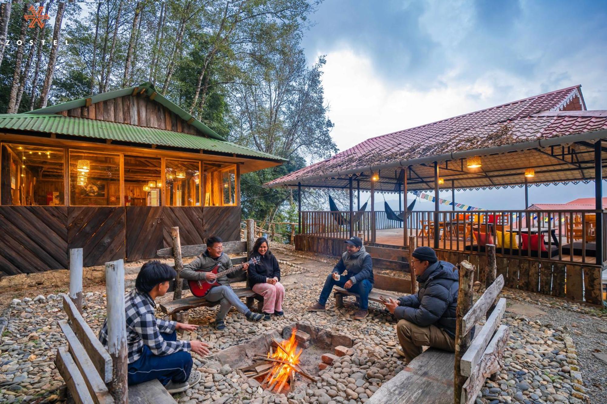 Zostel Rinchenpong Hostel Buitenkant foto